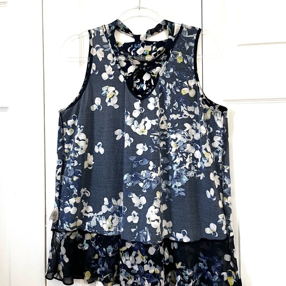 Ellen Tracy Blue Trellis Blossom Ink Tie Neck Top Sleeveless sz Large - Picture 12 of 14